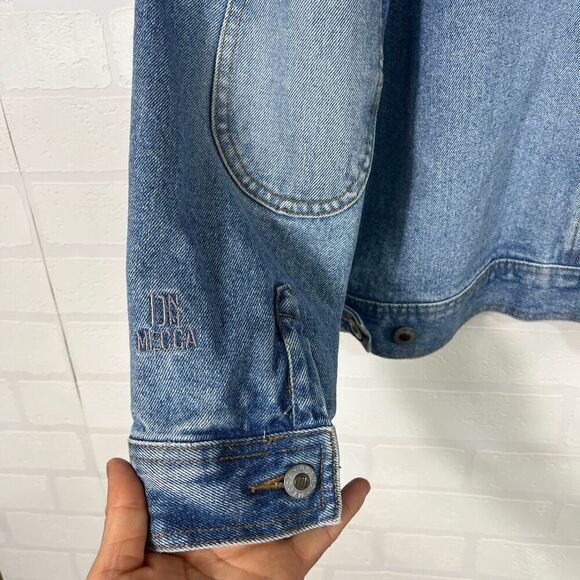 Vintage Mecca Women’s Jean Jacket Fits like a Medium - Picture 11 of 14